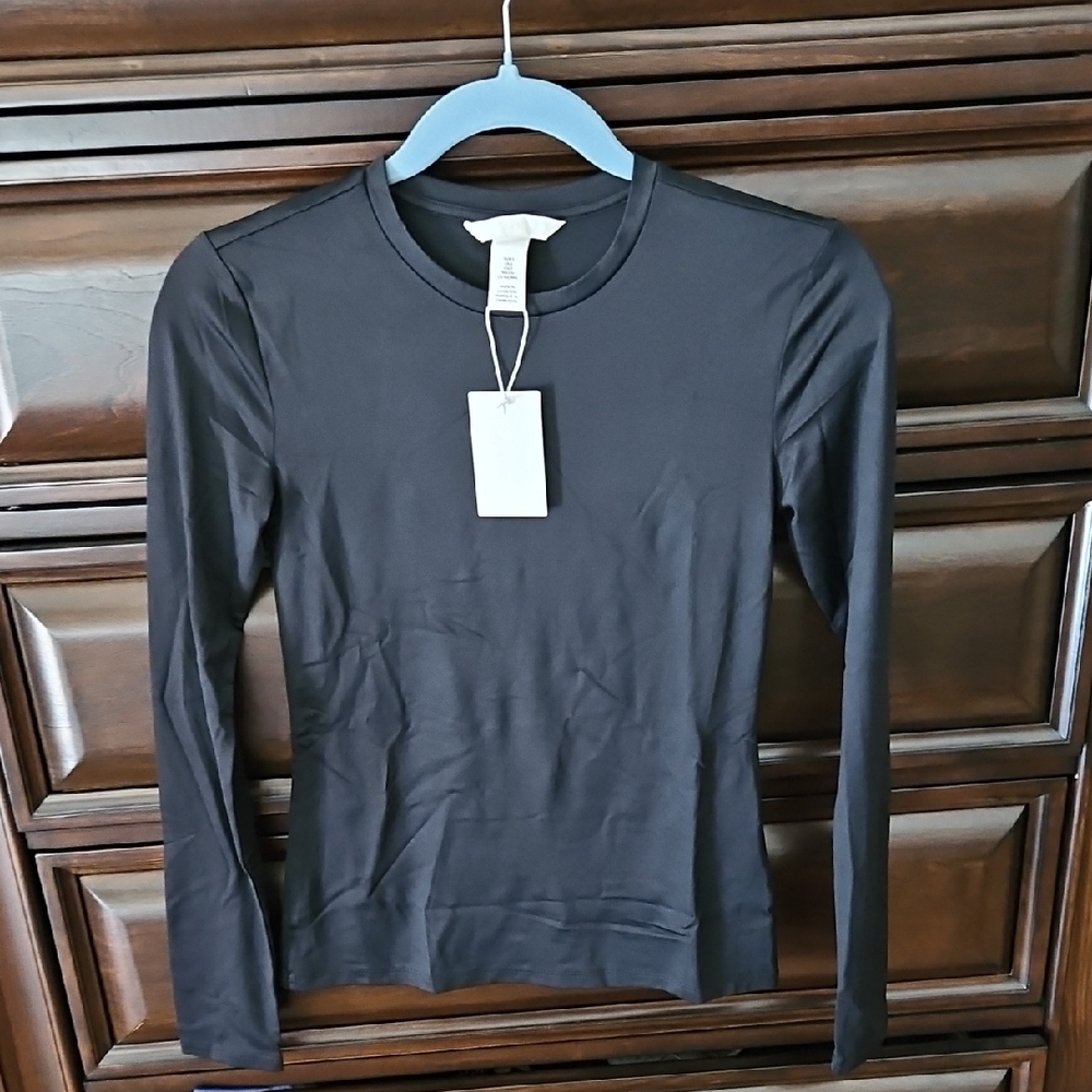 H&M Black Long Sleeve Women's Tee